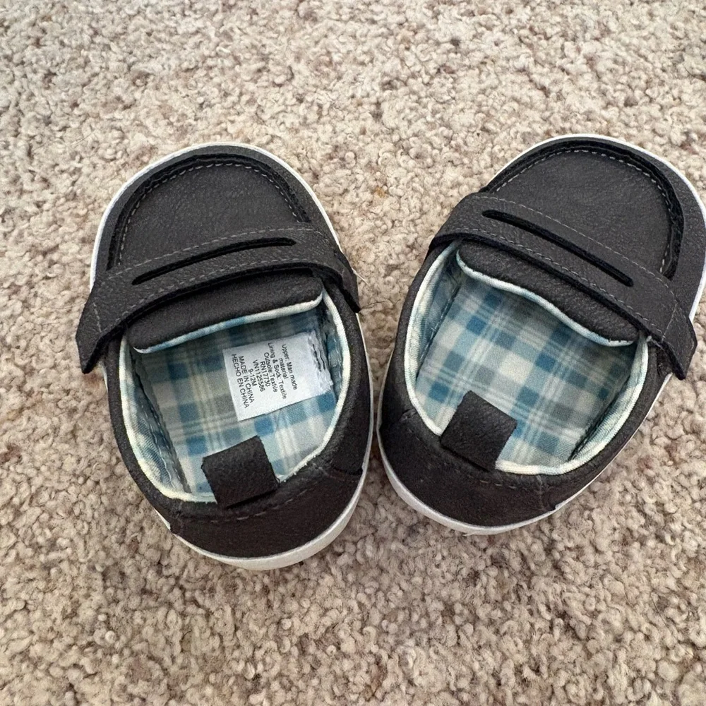 Carters Baby Boy Infant Shoes Penny Loafer Grey White 9-12 Months